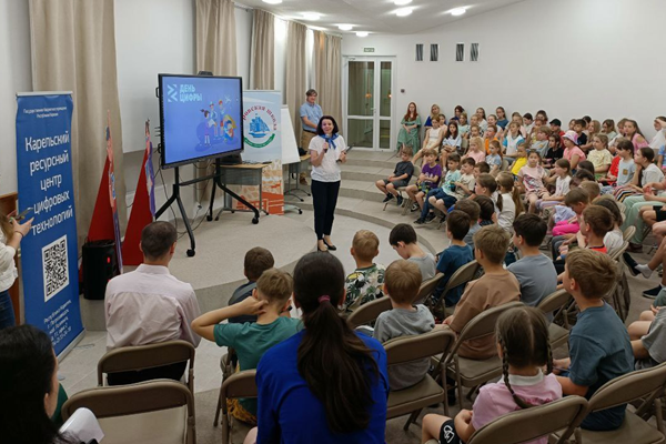 В летних лагерях России детей познакомят с ИТ-сферой
